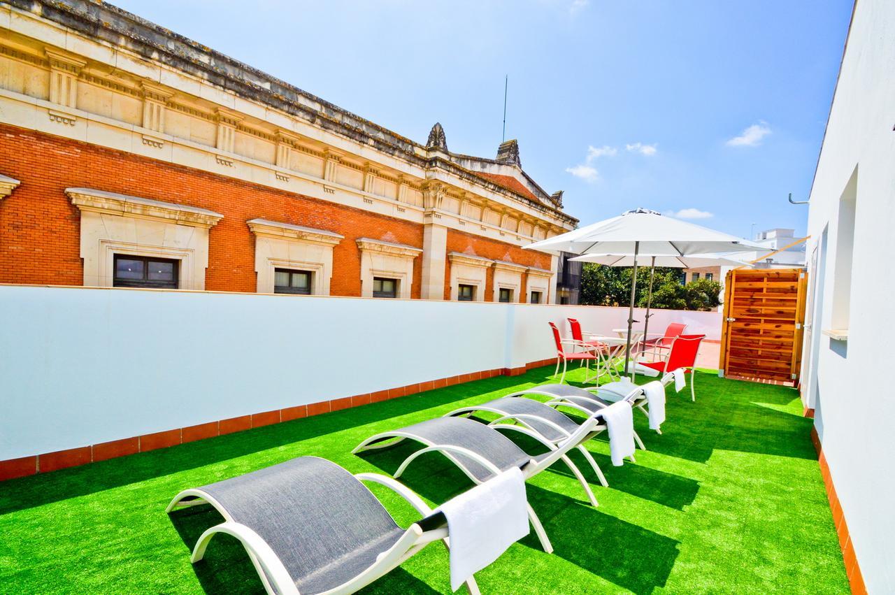 Apartamentos San Pedro Seville Exterior photo